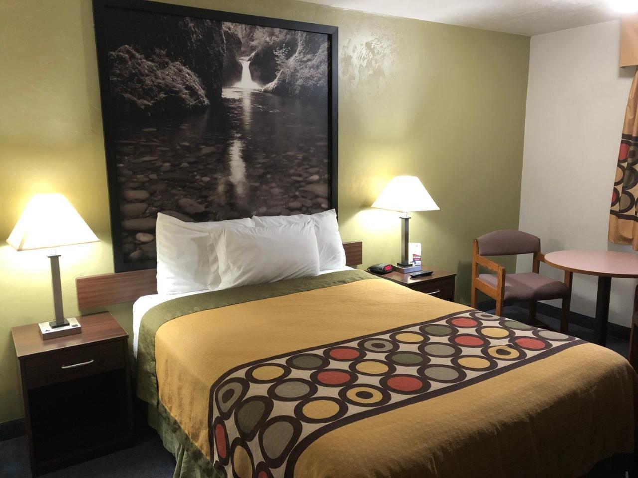 Super 8 By Wyndham Salem Hotell Eksteriør bilde