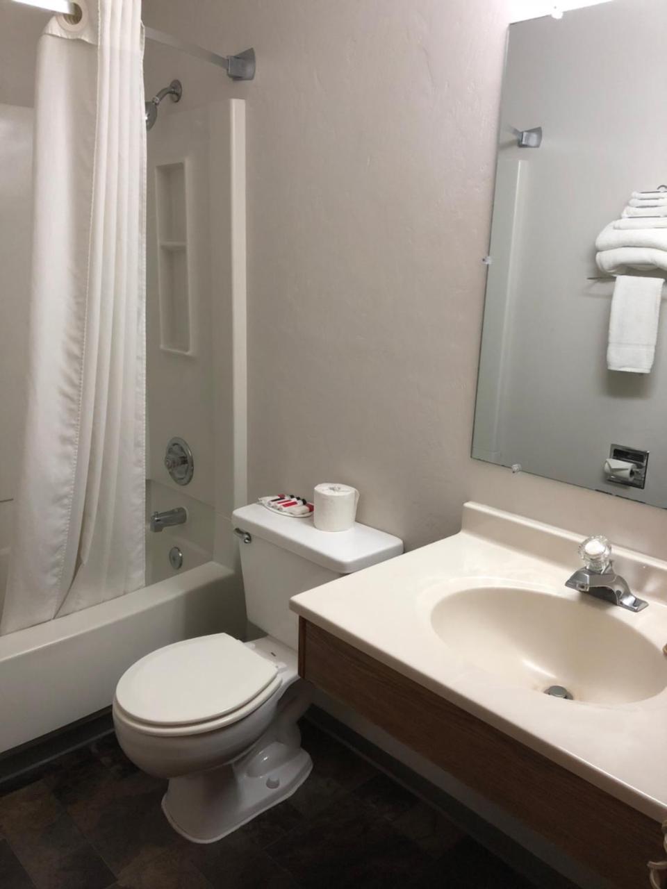 Super 8 By Wyndham Salem Hotell Eksteriør bilde