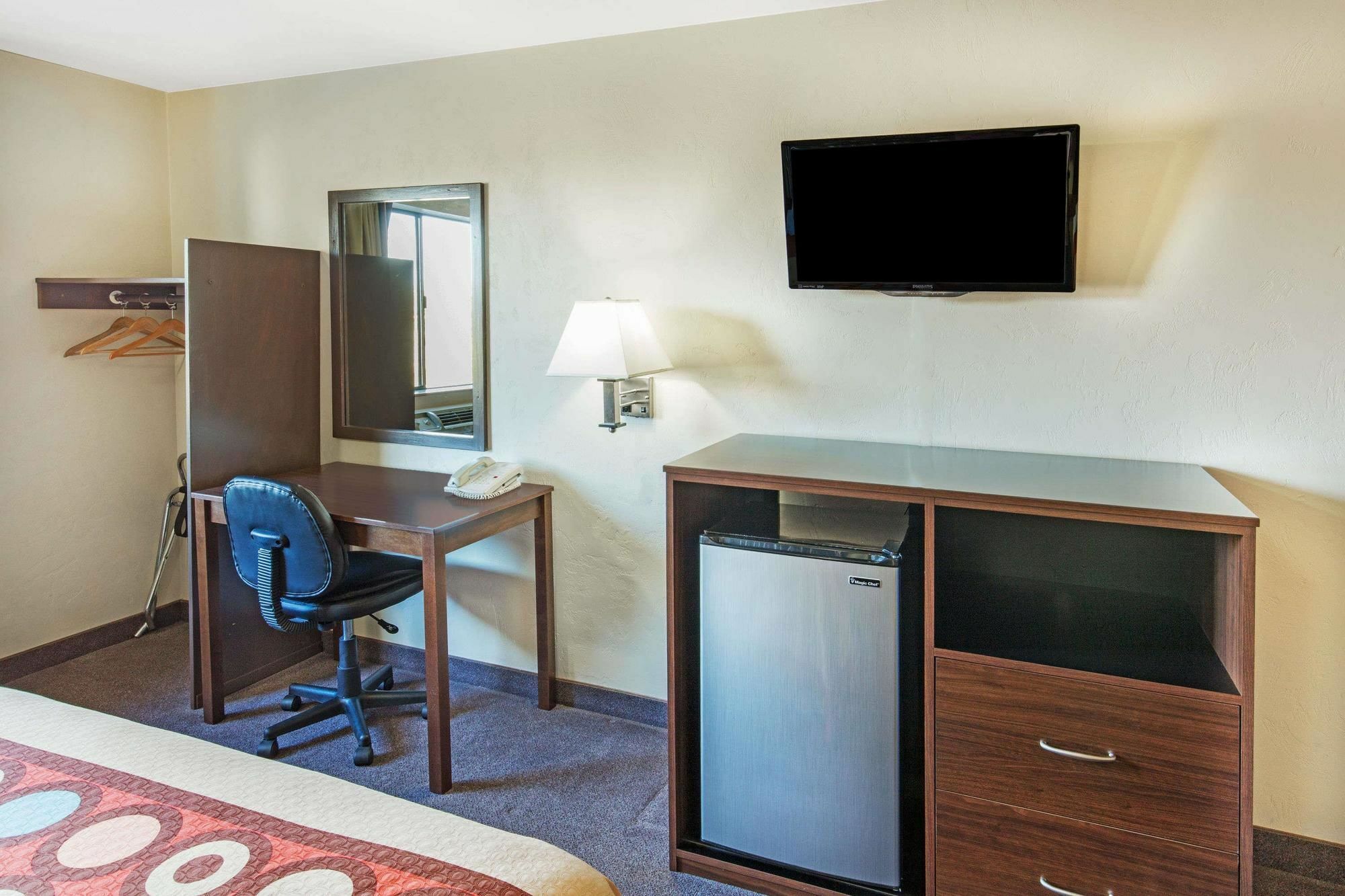 Super 8 By Wyndham Salem Hotell Eksteriør bilde