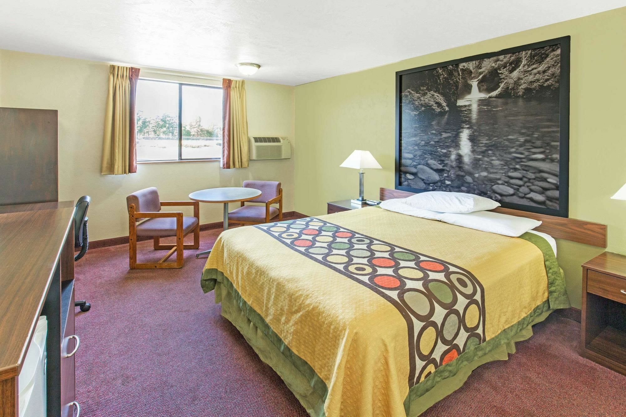 Super 8 By Wyndham Salem Hotell Eksteriør bilde